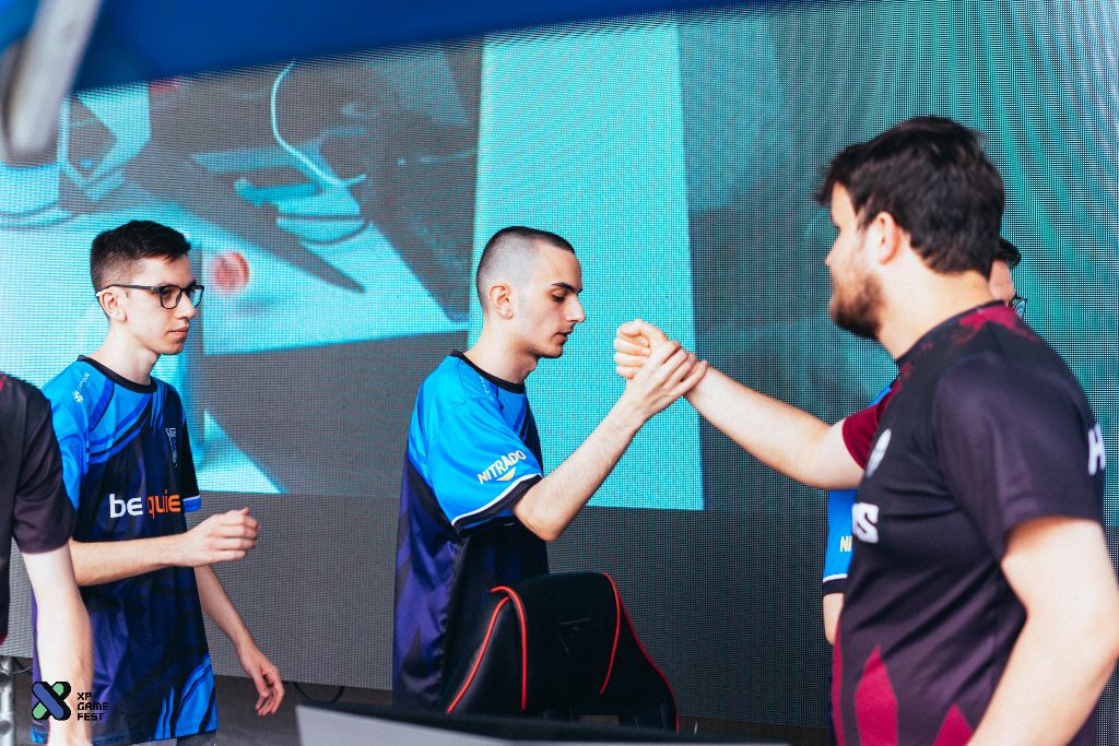 Stage handshake